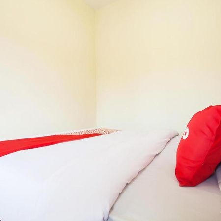 Oyo 2361 Hotel Winston Glugur Bagian luar foto