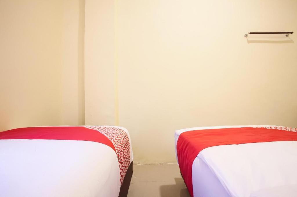 Oyo 2361 Hotel Winston Glugur Bagian luar foto