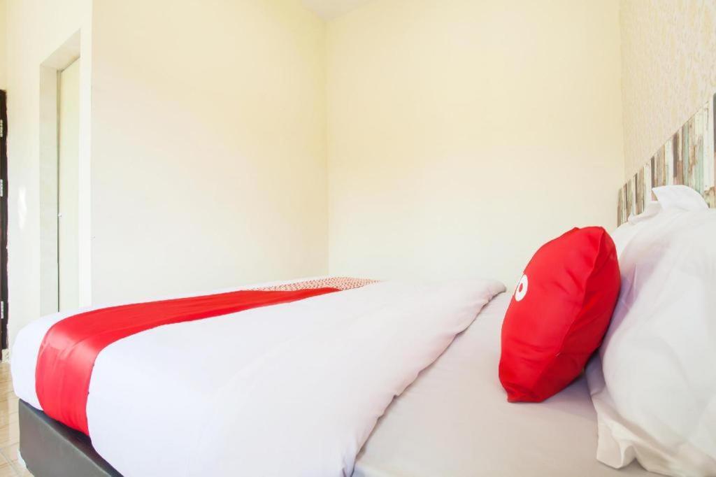 Oyo 2361 Hotel Winston Glugur Bagian luar foto