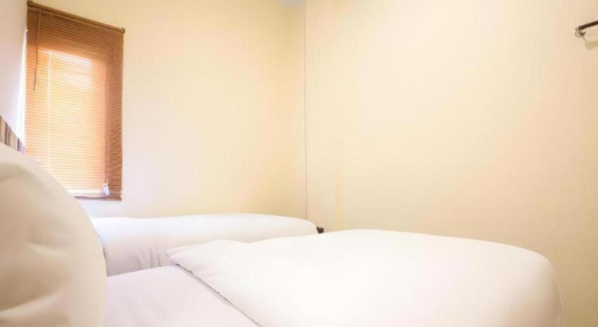 Oyo 2361 Hotel Winston Glugur Bagian luar foto