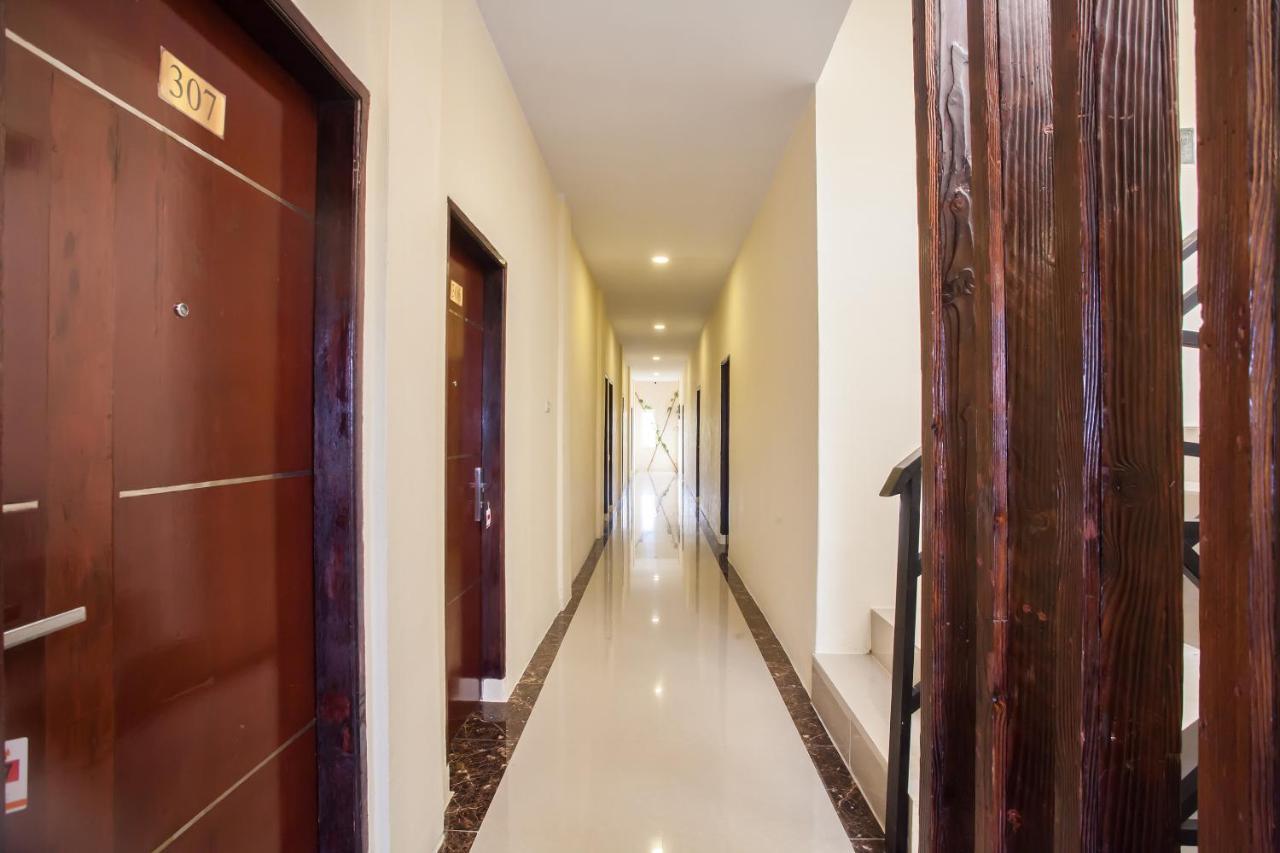 Oyo 2361 Hotel Winston Glugur Bagian luar foto