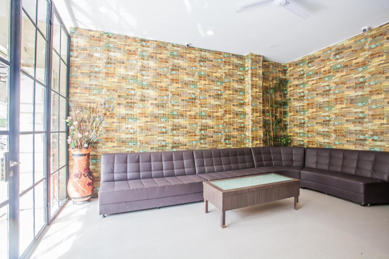 Oyo 2361 Hotel Winston Glugur Bagian luar foto