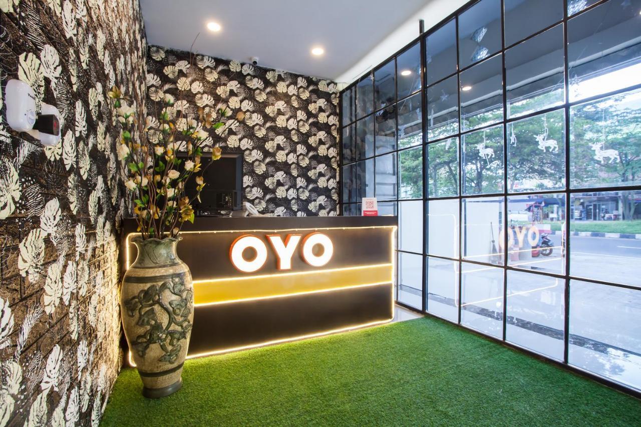 Oyo 2361 Hotel Winston Glugur Bagian luar foto