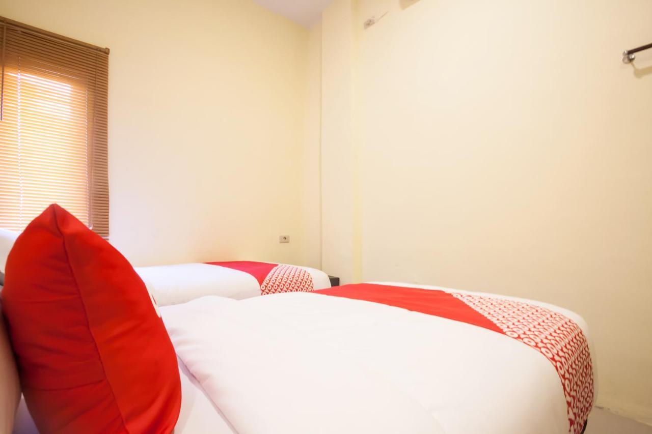 Oyo 2361 Hotel Winston Glugur Bagian luar foto