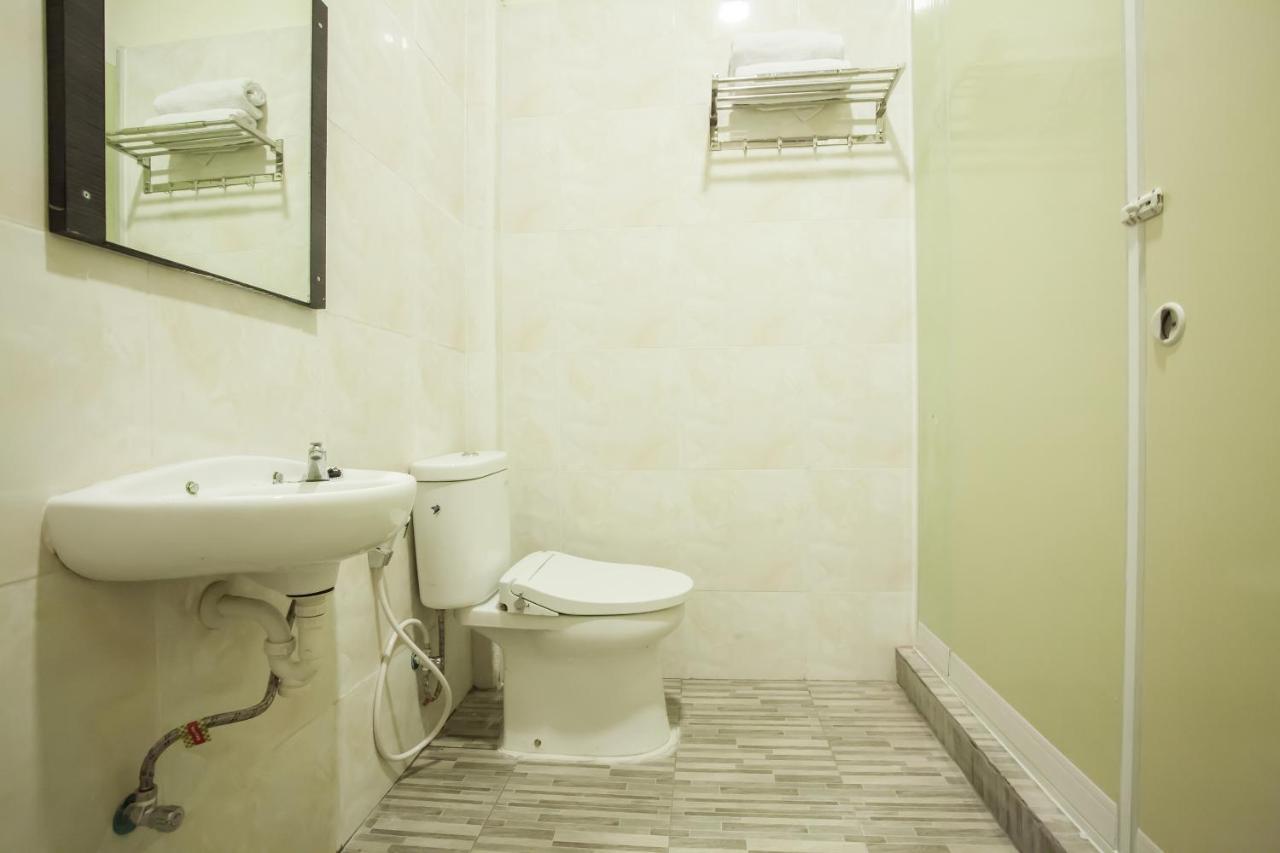 Oyo 2361 Hotel Winston Glugur Bagian luar foto