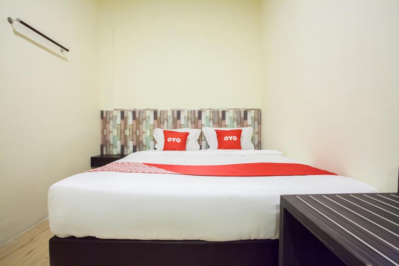 Oyo 2361 Hotel Winston Glugur Bagian luar foto